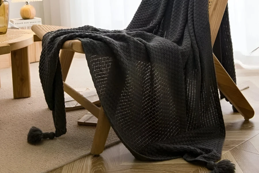 Chunky Knit Tasseled Throw Blanket